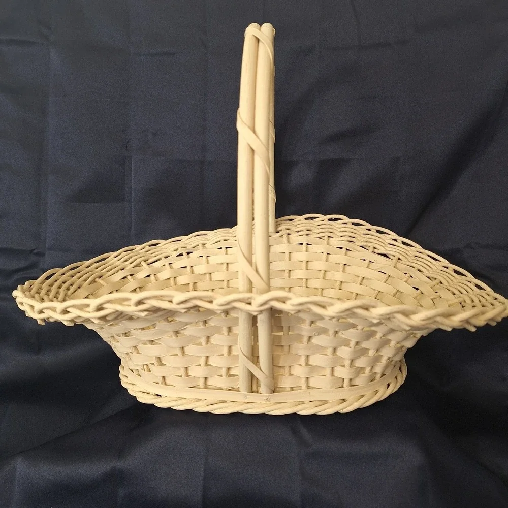 Vintage Harry & David Wicker Basket Bear Creek Off White Painted Cottage Core Lg